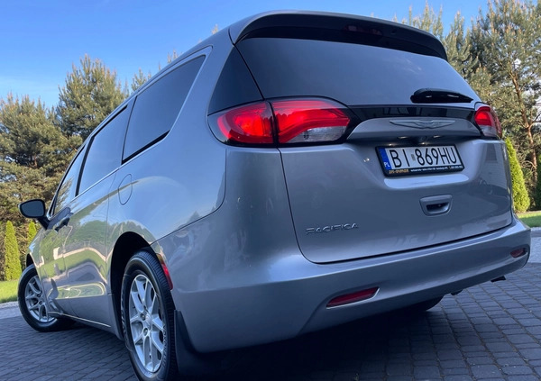 Chrysler Pacifica cena 85999 przebieg: 100000, rok produkcji 2017 z Częstochowa małe 379